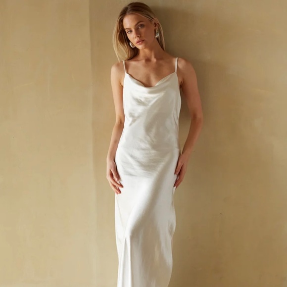 White - Picture 4 of 4